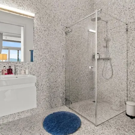 Luxury Business Penthouse Near Mainstation *